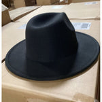 Universal Thread Women’s Hat (030220) “Case”