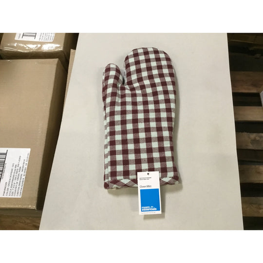 Room Essentials Oven Mitt - “Case”